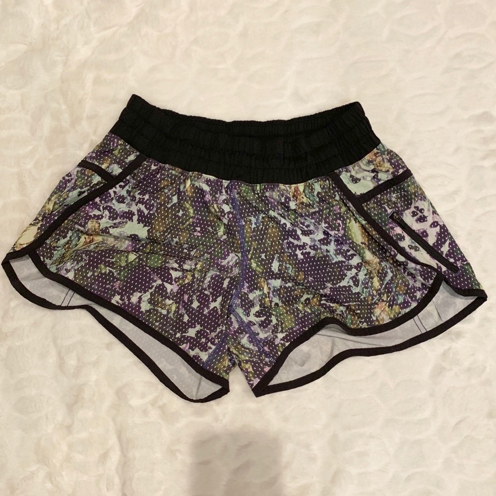 Lululemon Tracker Short 4”-Size 8